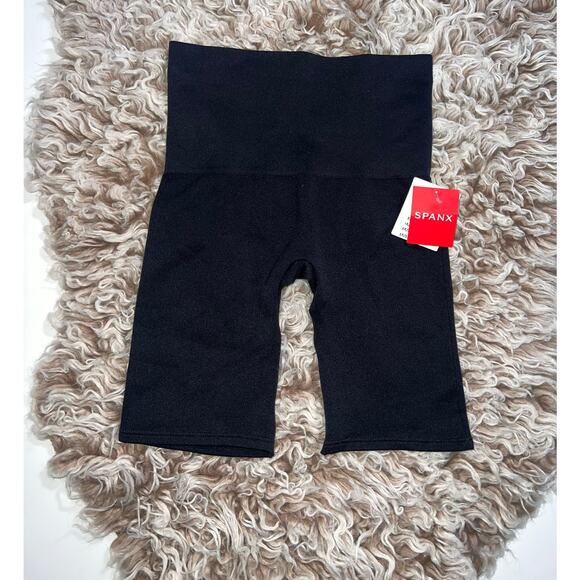 Spanx women’s New black shorts - Picture 1 of 10